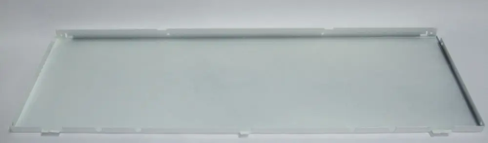 Rechte Seitenverkleidung von Daikin, flaches, rechteckiges Element ohne Kennzeichnungen, geeignet für bestimmte Modelle von ROTEX GW bis Baujahr 2019.
